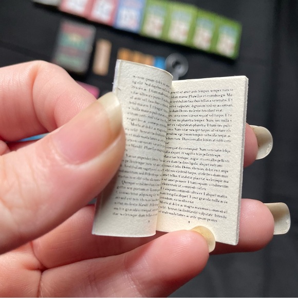 Mini Brands: Books *READ DESCRIPTION* - Picture 4 of 4